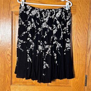 Bila Women's Black & White Floral Knee Length Skirt Size M Casual Formal